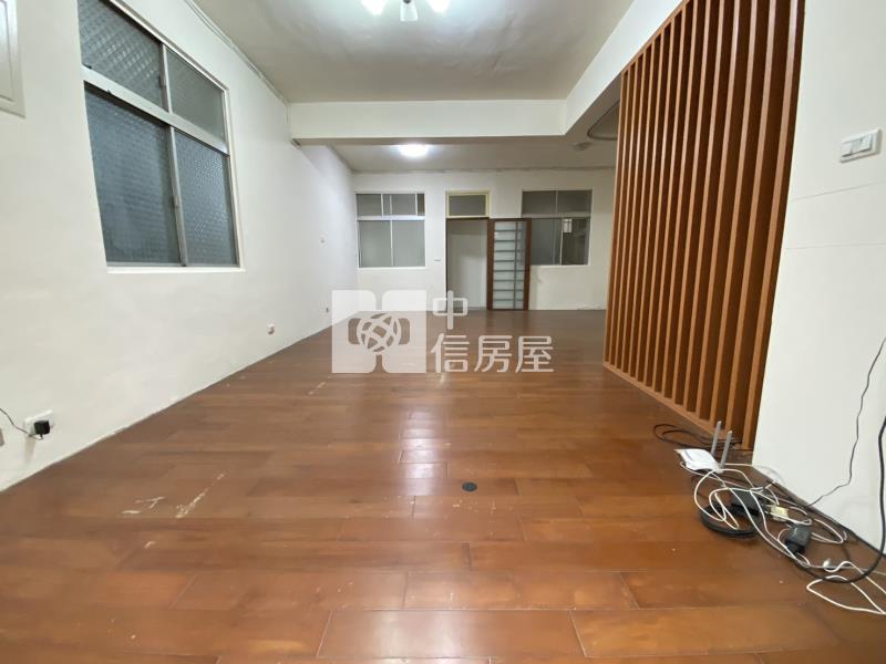 亞洲大學低總價活巷透天房屋室內格局與周邊環境