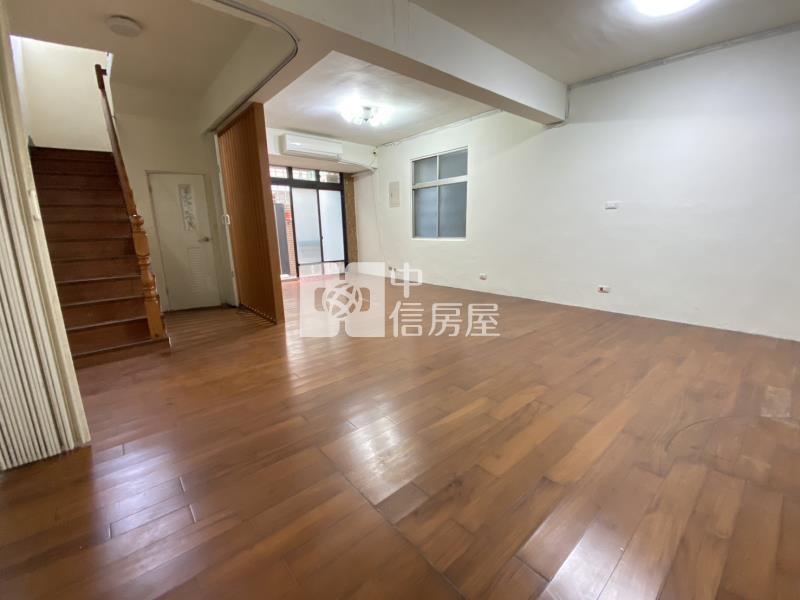 亞洲大學低總價活巷透天房屋室內格局與周邊環境