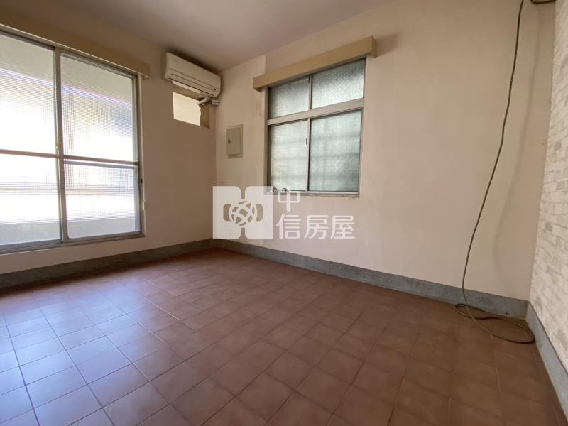 亞洲大學低總價活巷透天房屋室內格局與周邊環境