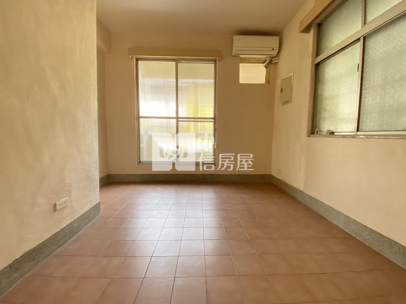 亞洲大學低總價活巷透天房屋室內格局與周邊環境