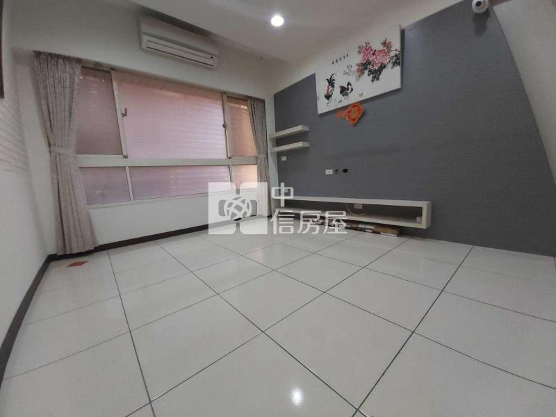 龍山國小優質三房車房屋室內格局與周邊環境