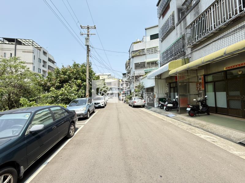 東山商圈臨路五房雙車別墅房屋室內格局與周邊環境