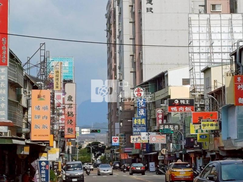 東山商圈臨路五房雙車別墅房屋室內格局與周邊環境