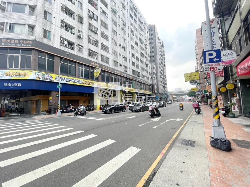 東山商圈臨路五房雙車別墅房屋室內格局與周邊環境