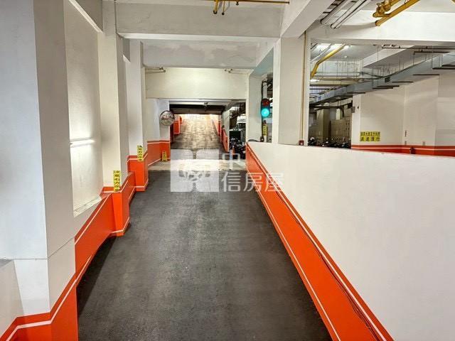 南紡大坪數3+1房平車房屋室內格局與周邊環境