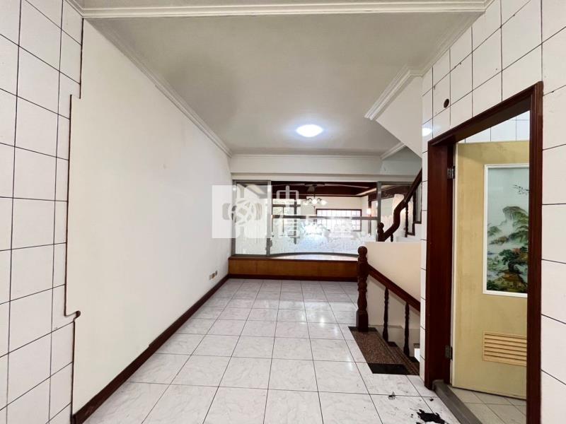 桃園區富及帝房屋室內格局與周邊環境