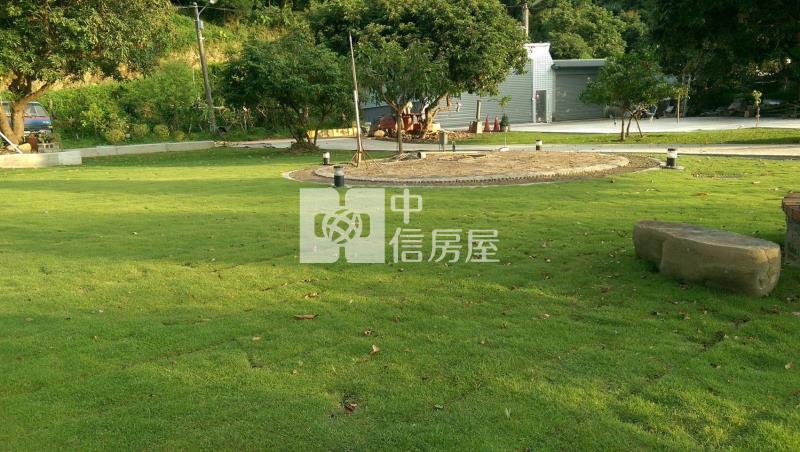 太平華盛頓景觀花園農地~有合法資材室.地平坦.8米路.車進出方便房屋室內格局與周邊環境