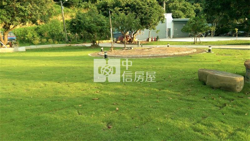 太平華盛頓景觀花園農地~有合法資材室.地平坦.8米路.車進出方便房屋室內格局與周邊環境