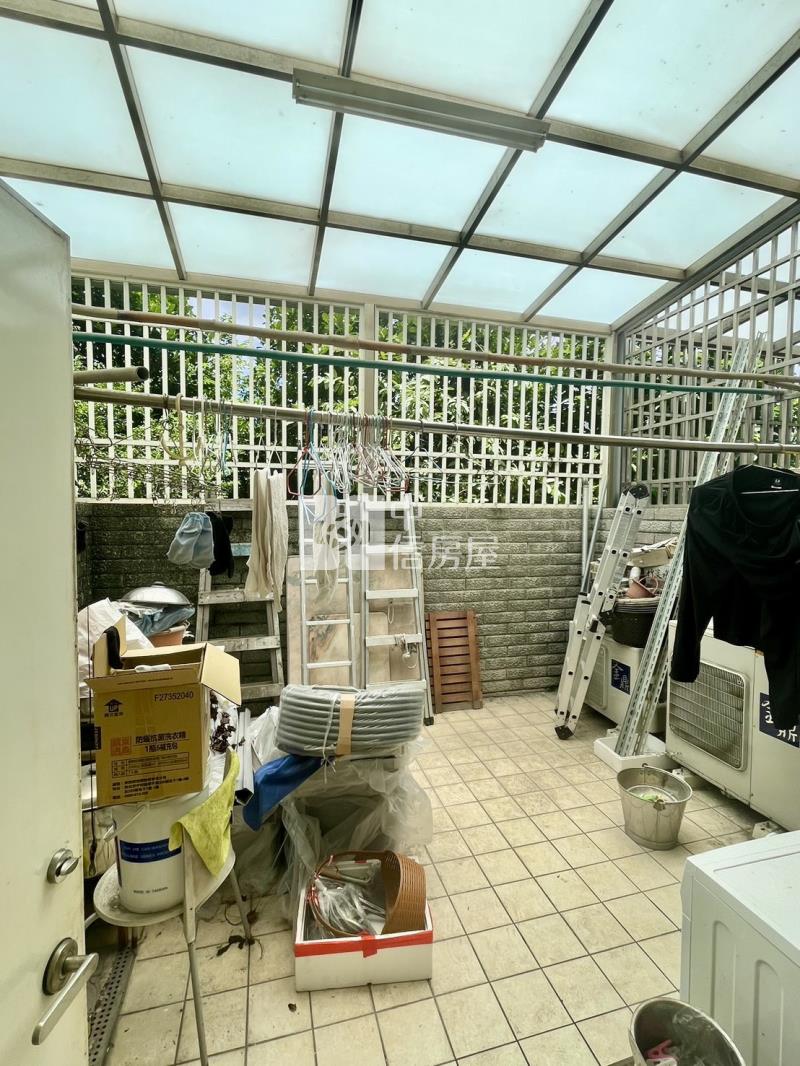 高鐵特區臨15米路輕屋齡孝親房店住房屋室內格局與周邊環境