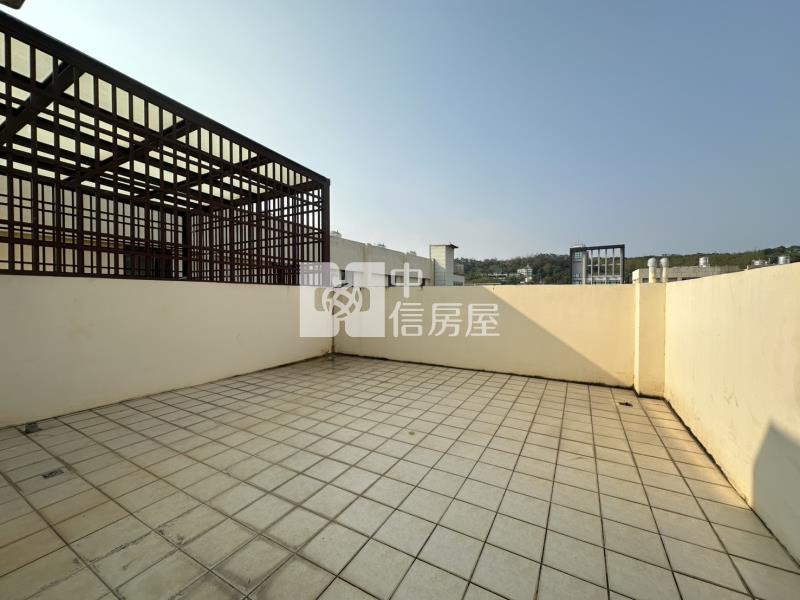 高鐵特區臨15米路輕屋齡孝親房店住房屋室內格局與周邊環境