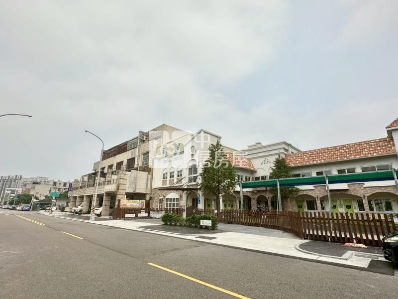 高鐵特區臨15米路輕屋齡孝親房店住房屋室內格局與周邊環境