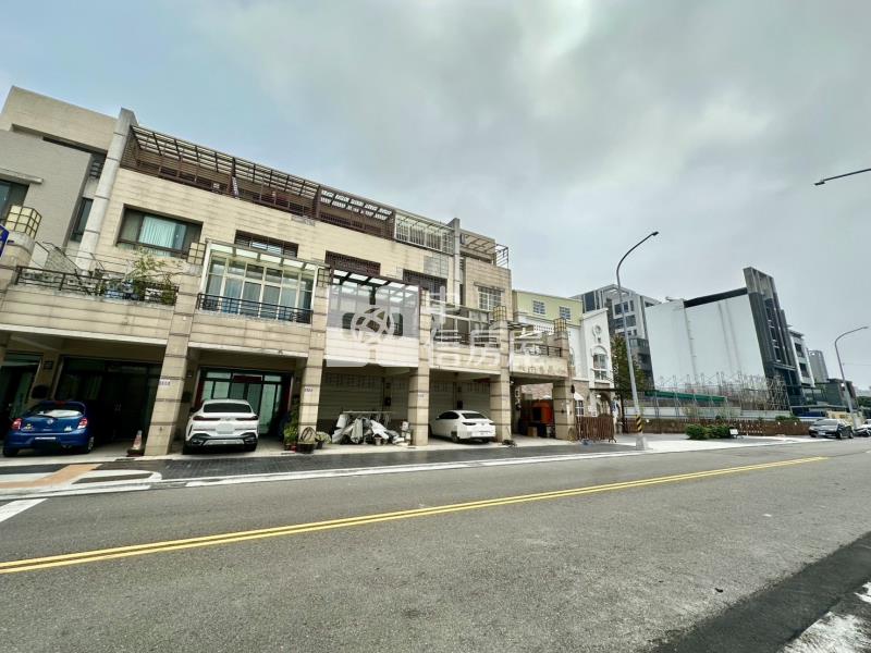 高鐵特區臨15米路輕屋齡孝親房店住房屋室內格局與周邊環境