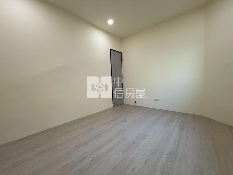 新市巷內優美整新透天房屋室內格局與周邊環境