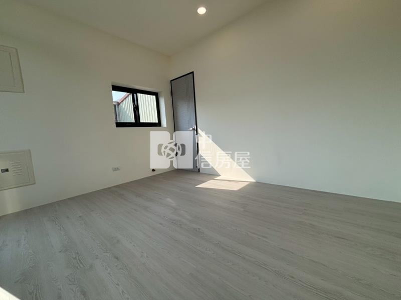 新市巷內優美整新透天房屋室內格局與周邊環境