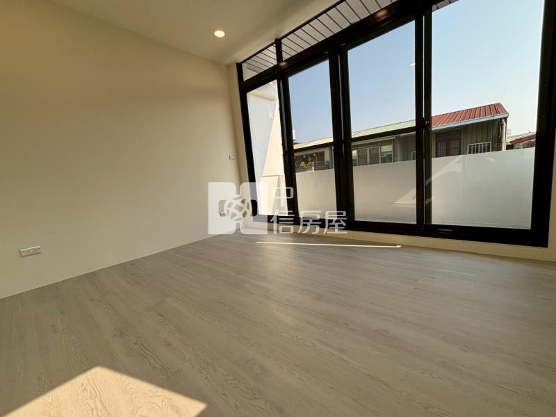 新市巷內優美整新透天房屋室內格局與周邊環境