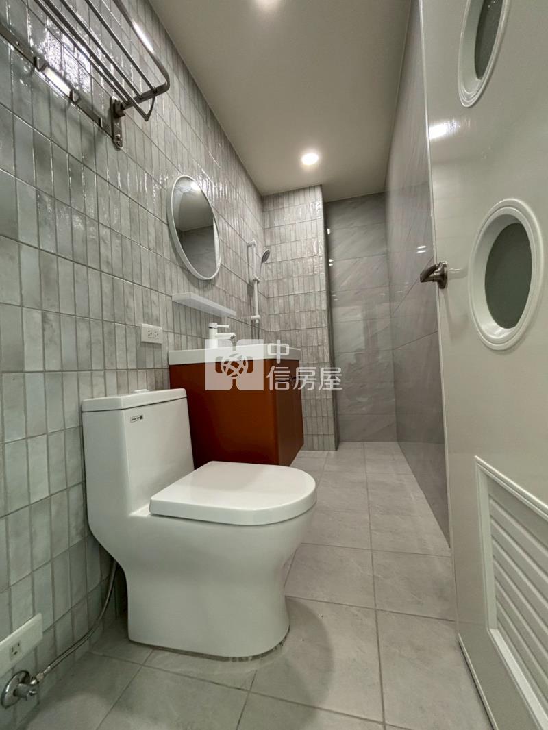 新市巷內優美整新透天房屋室內格局與周邊環境