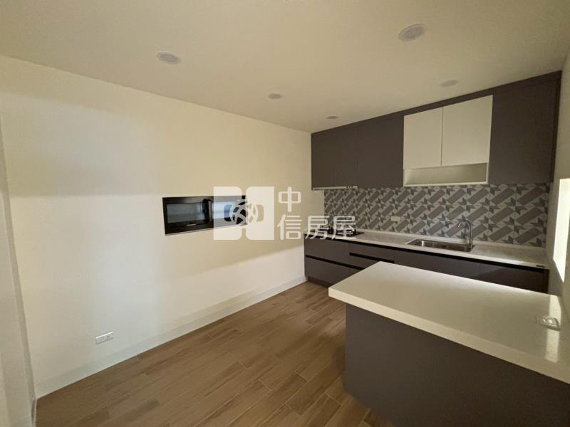 新市巷內優美整新透天房屋室內格局與周邊環境