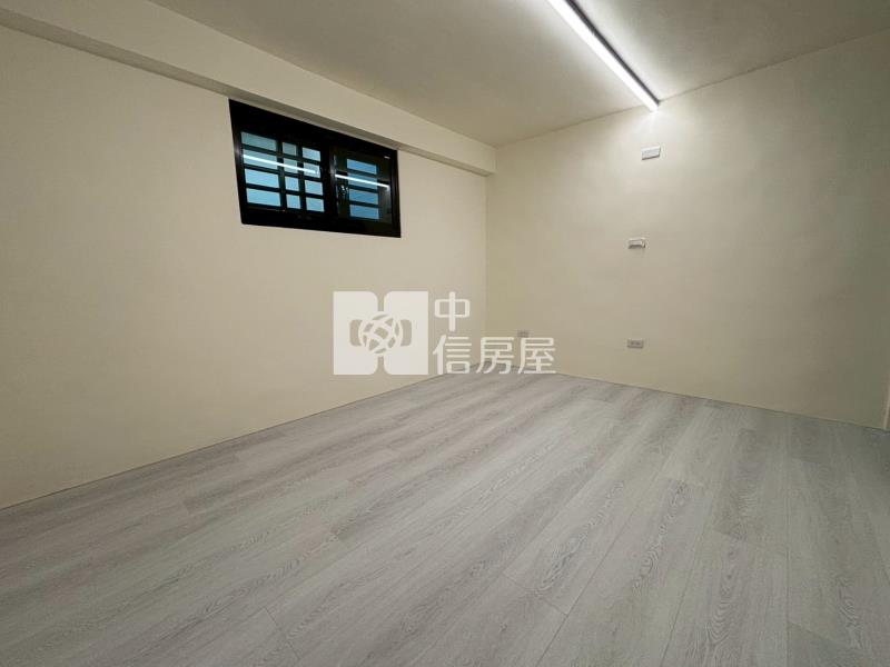 新市巷內優美整新透天房屋室內格局與周邊環境