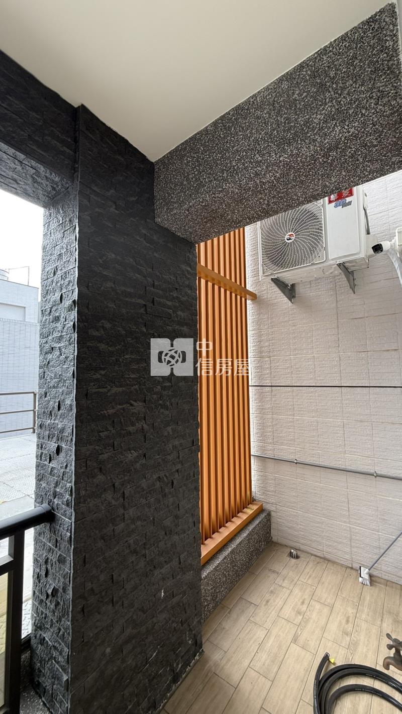 美麗光年二期-雙車庫孝親透天房屋室內格局與周邊環境