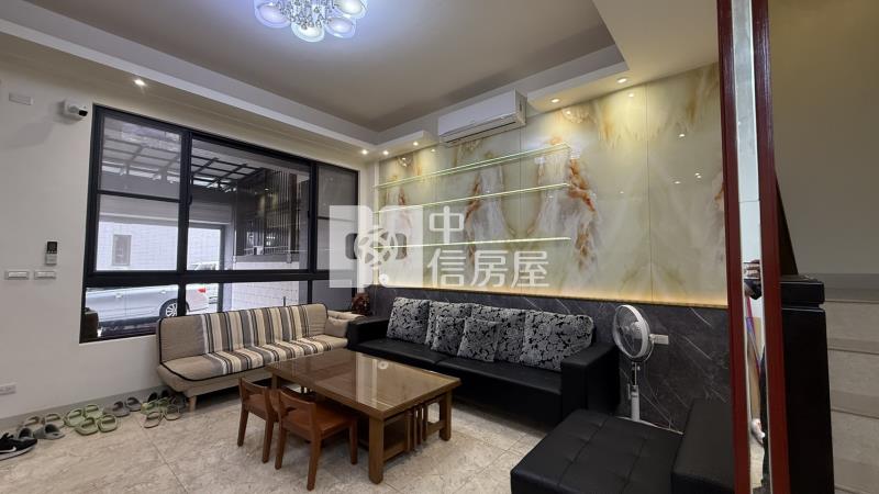 美麗光年二期-雙車庫孝親透天房屋室內格局與周邊環境