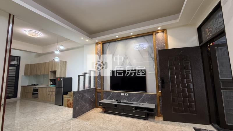 美麗光年二期-雙車庫孝親透天房屋室內格局與周邊環境