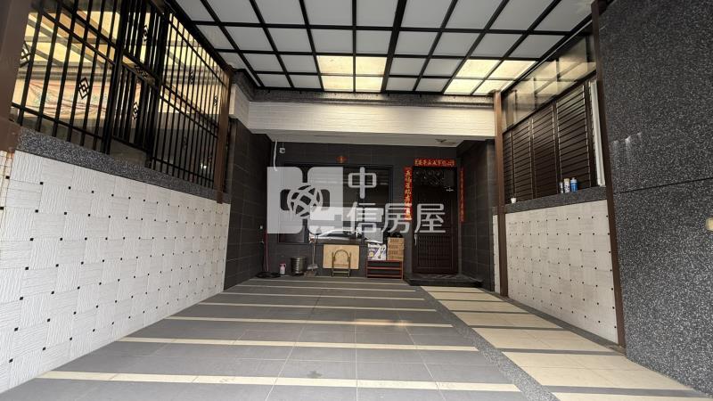 美麗光年二期-雙車庫孝親透天房屋室內格局與周邊環境