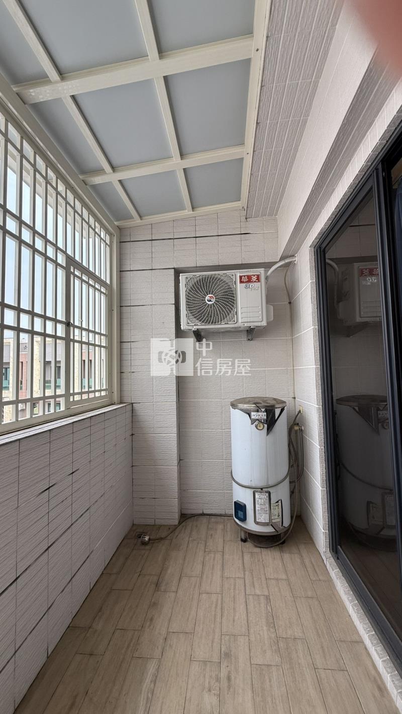 美麗光年二期-雙車庫孝親透天房屋室內格局與周邊環境