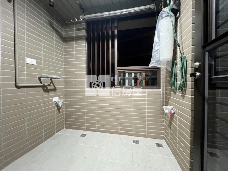 青埔A18亞昕喜徠登全新精美1房+平車房屋室內格局與周邊環境