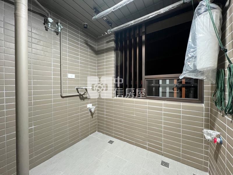 青埔A18亞昕喜徠登全新精美1房+平車房屋室內格局與周邊環境