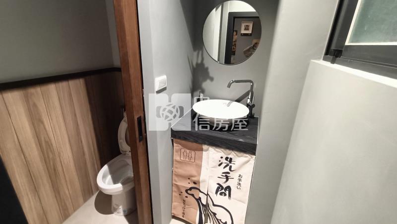 逢甲創業首選低總價金店面 含平面車位房屋室內格局與周邊環境