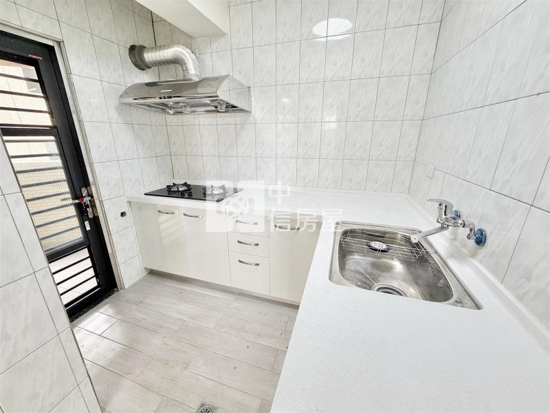 富台國宅全新整理三房房屋室內格局與周邊環境