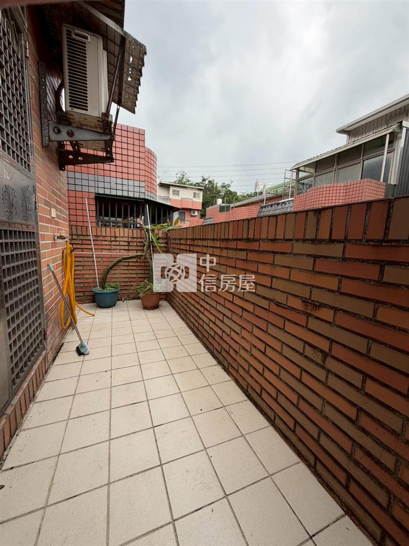 高原交流道旁稀有5房別墅房屋室內格局與周邊環境