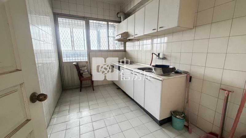 大空間高樓層四房車房屋室內格局與周邊環境