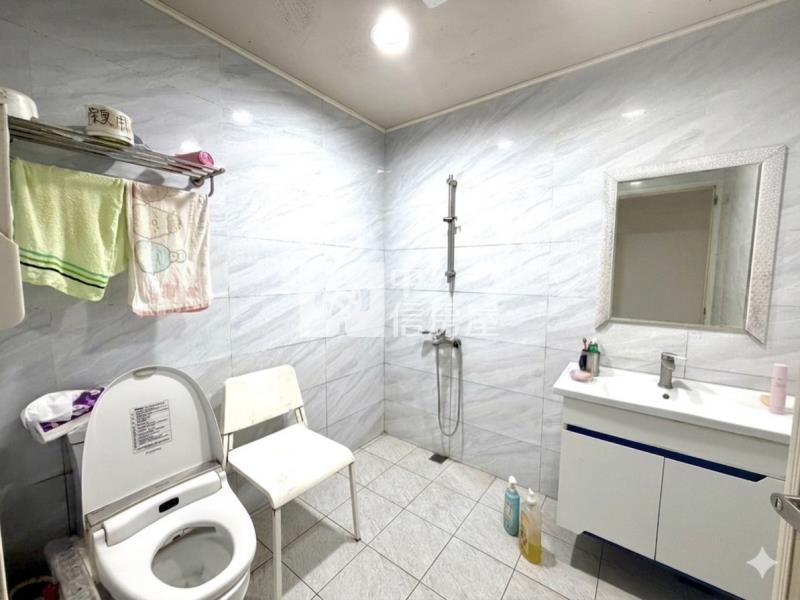 平鎮宋屋國小臨路11米透天店住房屋室內格局與周邊環境