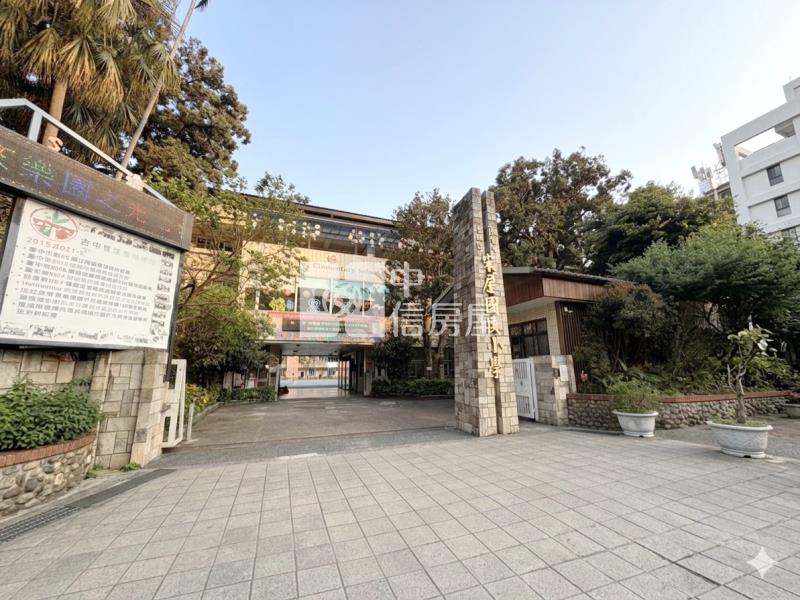 平鎮宋屋國小臨路11米透天店住房屋室內格局與周邊環境