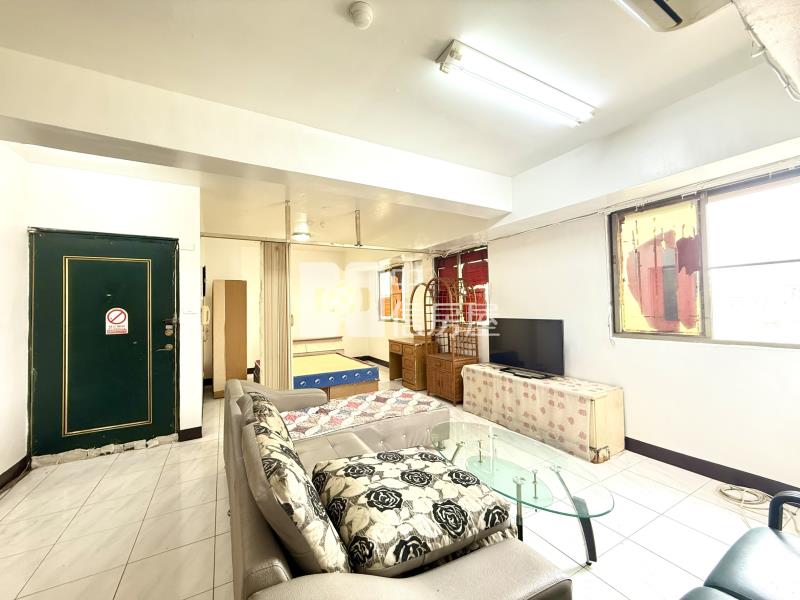 屏東車站稀有大套房*獨家專約*房屋室內格局與周邊環境