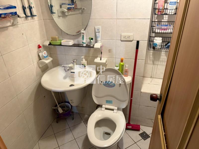 【奔馳】藝文捷運世紀風華四房車房屋室內格局與周邊環境