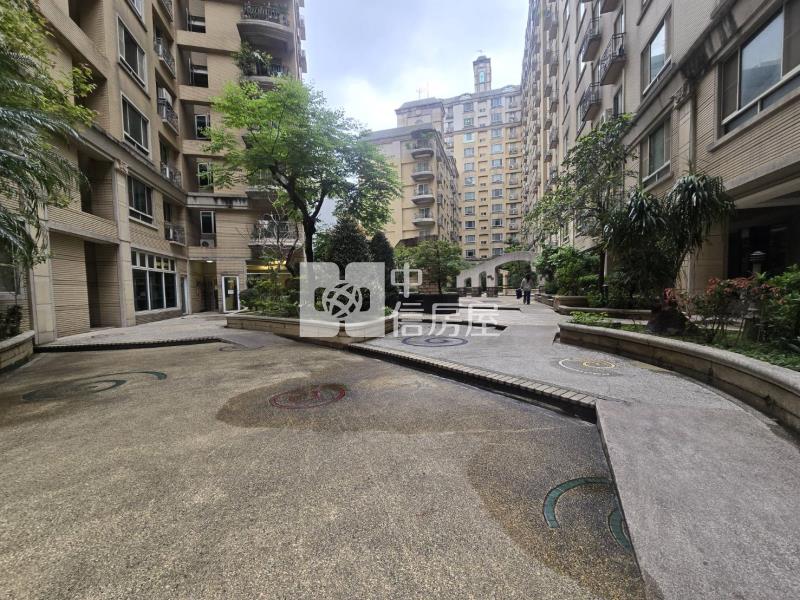 【奔馳】藝文捷運世紀風華四房車房屋室內格局與周邊環境