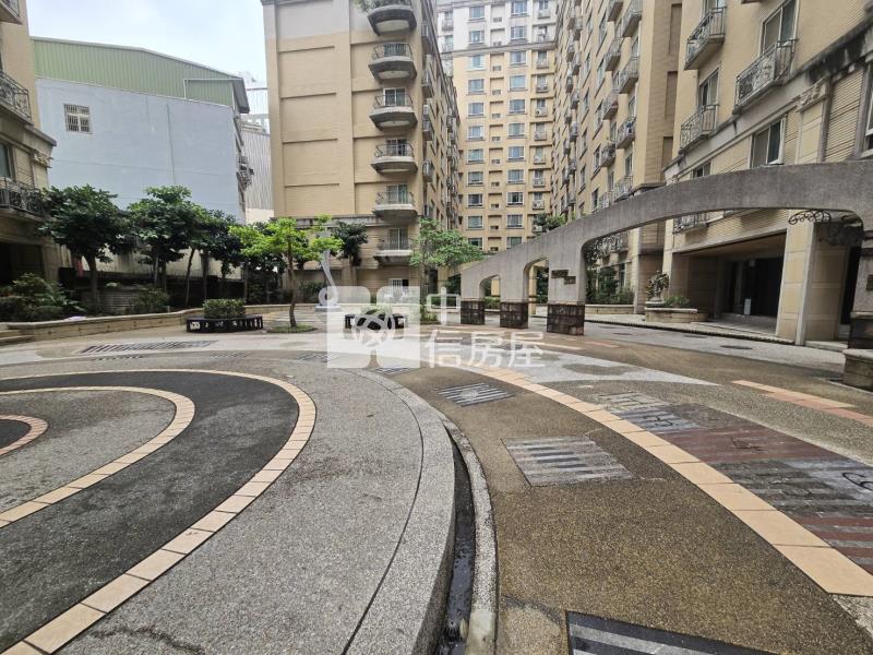 【奔馳】藝文捷運世紀風華四房車房屋室內格局與周邊環境