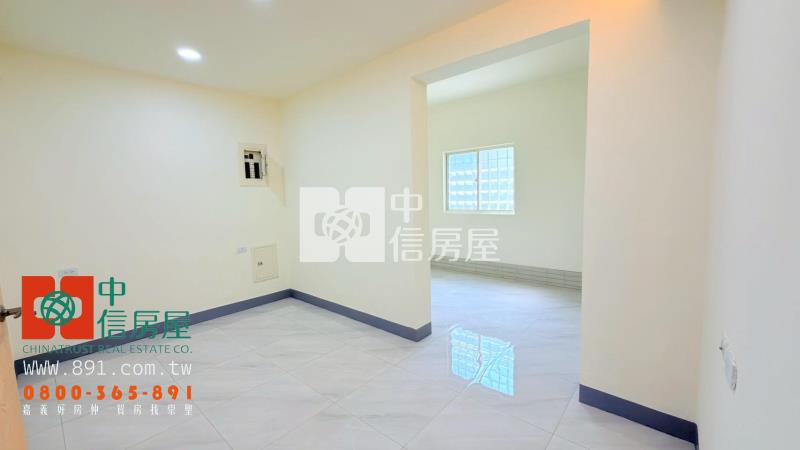 民雄金世界車庫別墅房屋室內格局與周邊環境