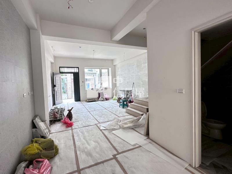 市區全新朝南孝親別墅房屋室內格局與周邊環境