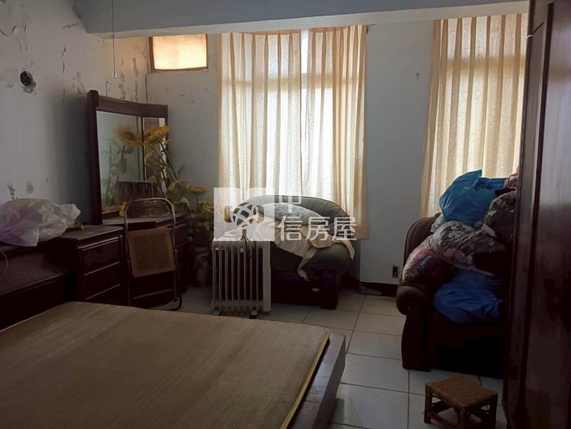 七堵長安社區透天房屋室內格局與周邊環境