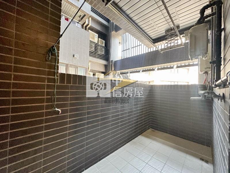 【星鑽】青埔A19捷運站2+1房平面車位房屋室內格局與周邊環境