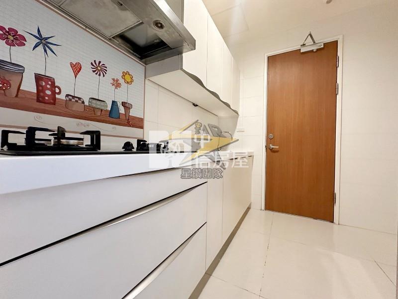 【星鑽】青埔A19捷運站2+1房平面車位房屋室內格局與周邊環境