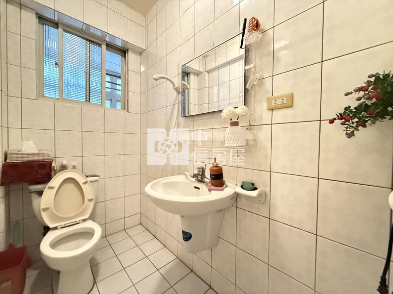 近青埔免裝潢溫馨四房透天別墅房屋室內格局與周邊環境