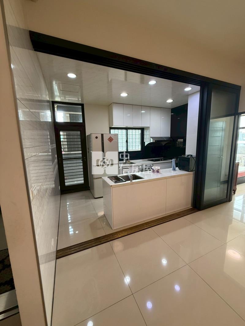 好市多電梯透店房屋室內格局與周邊環境