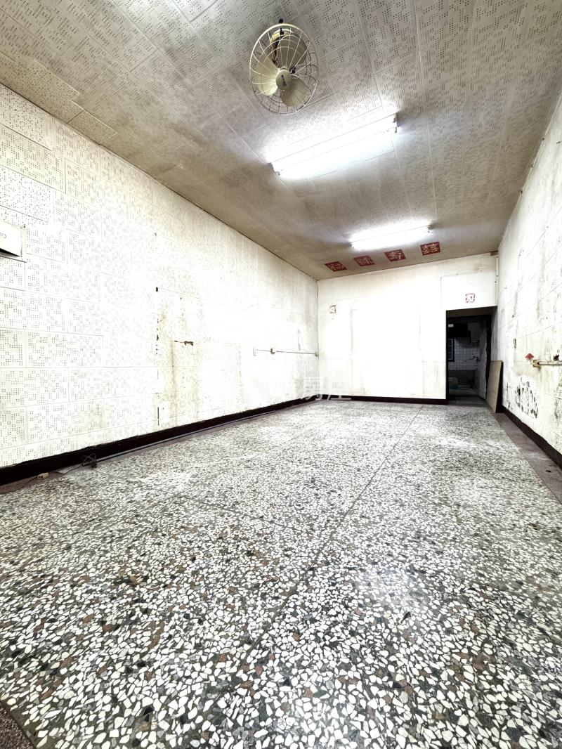 東區樂業活路透天房屋室內格局與周邊環境