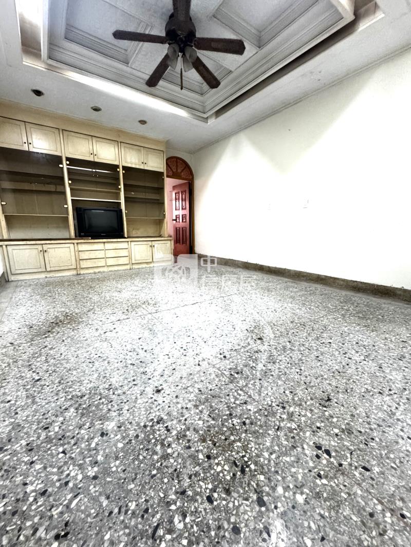 東區樂業活路透天房屋室內格局與周邊環境