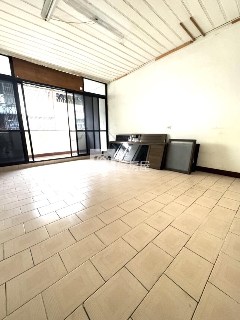 東區樂業活路透天房屋室內格局與周邊環境