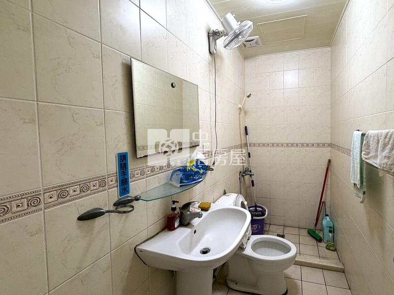 正11期帝王朝南兩戶大面寬透天房屋室內格局與周邊環境